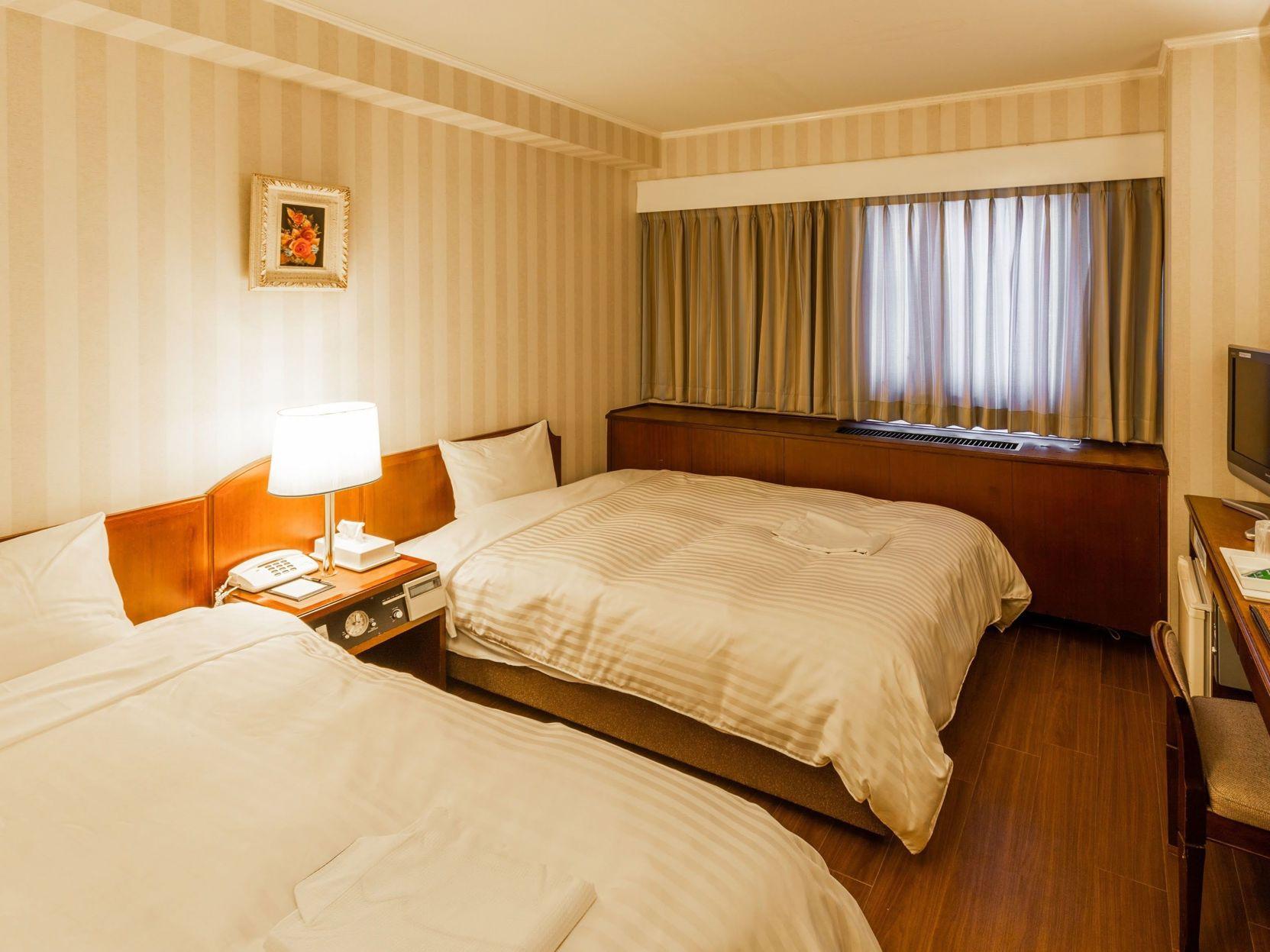 Semi Room, 1 Double and 1 Single Bed, Smoking