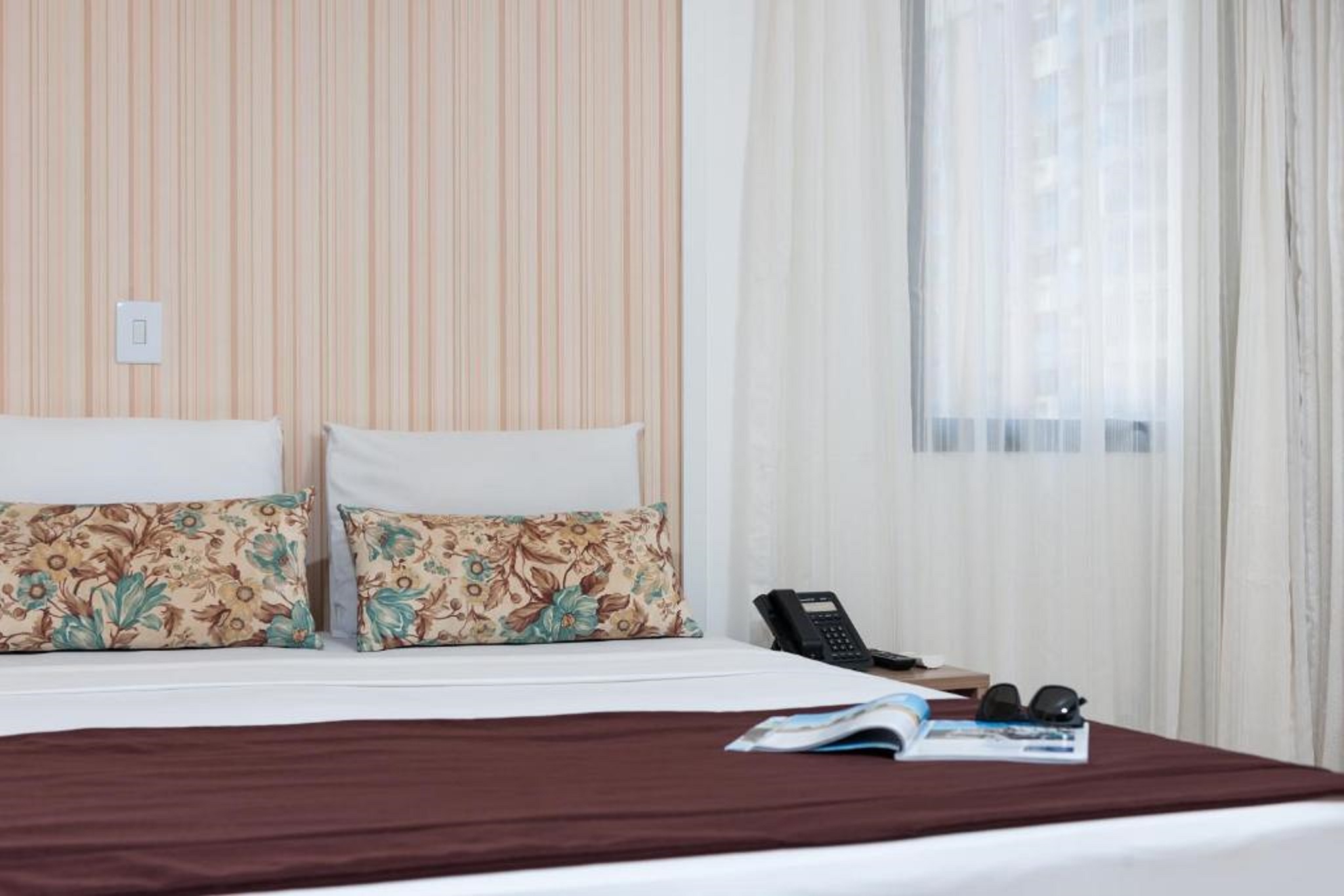 DELUXE, DOUBLE BED