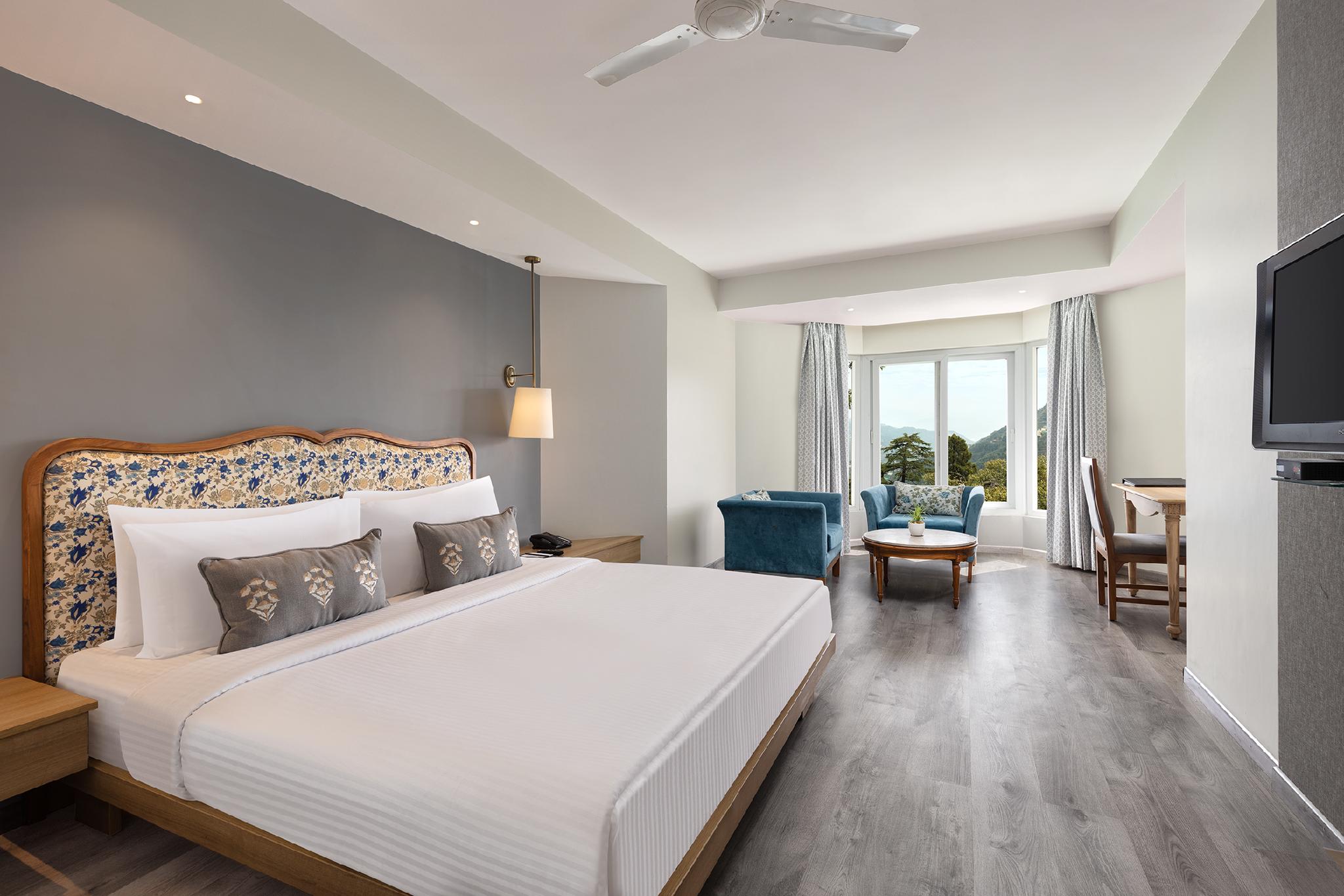room, valley view