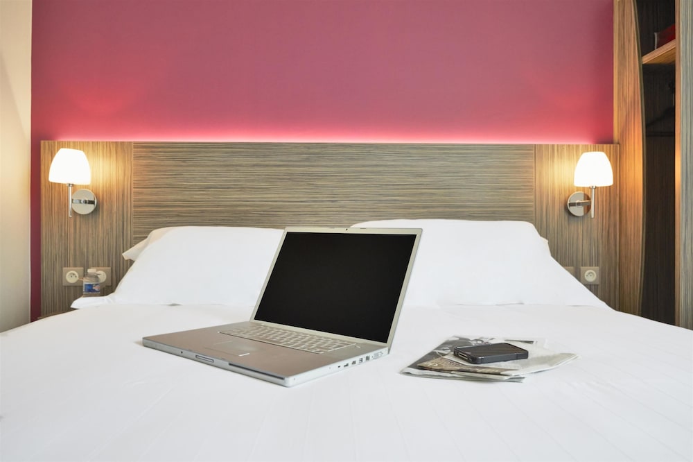 HOTEL KYRIAD SAINT CHELY D'APCHER - AIRE DE LA LOZERE 18/42