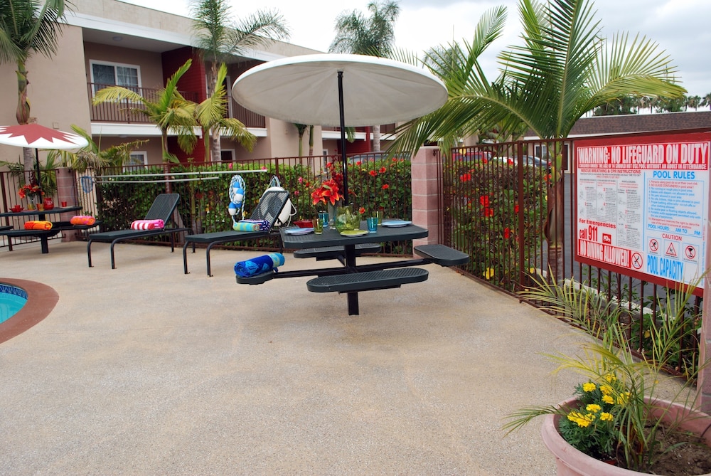 Budget Inn Anaheim 18/24