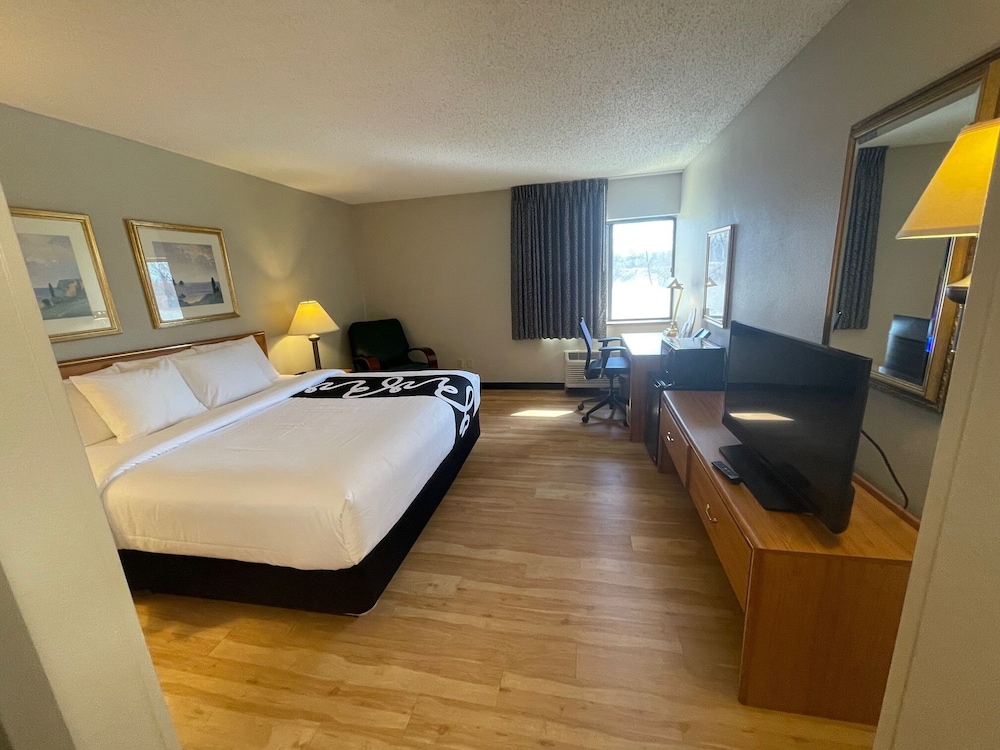 Days Inn by Wyndham Pleasant Prairie Kenosh 19/55