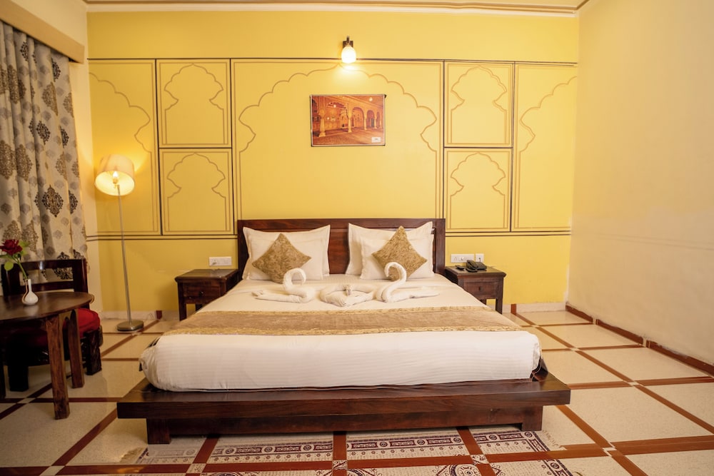 Hotel Laxmi Niwas 25/62