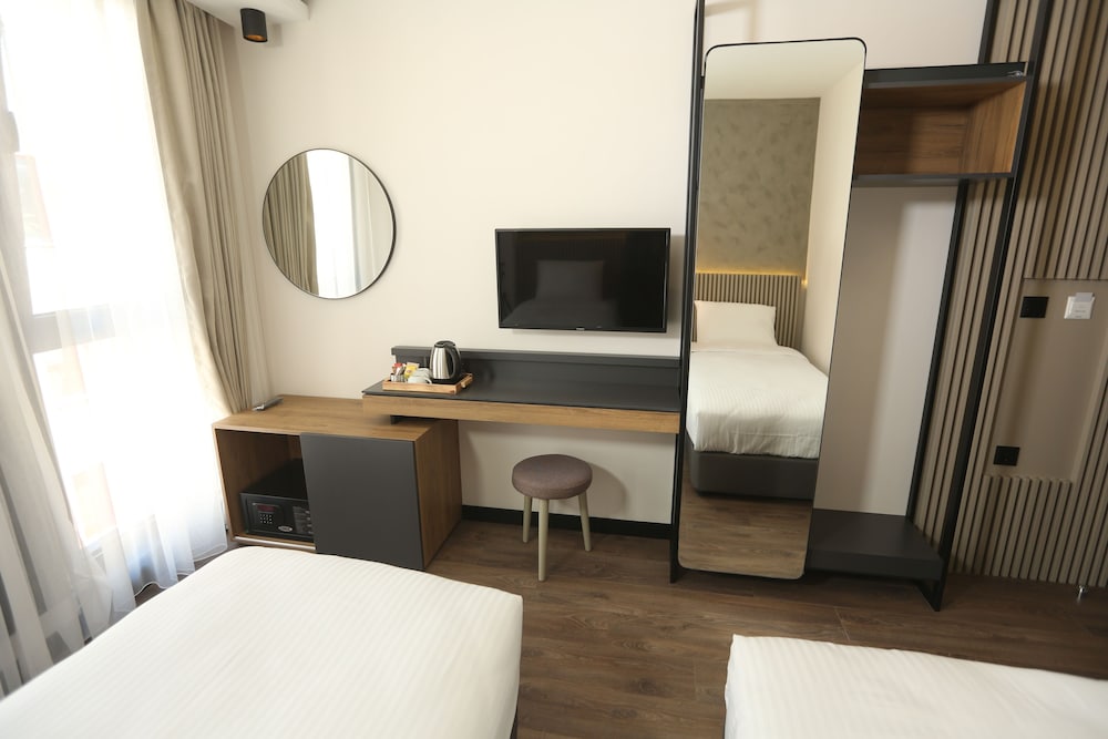 Moja City Hotel 8/16