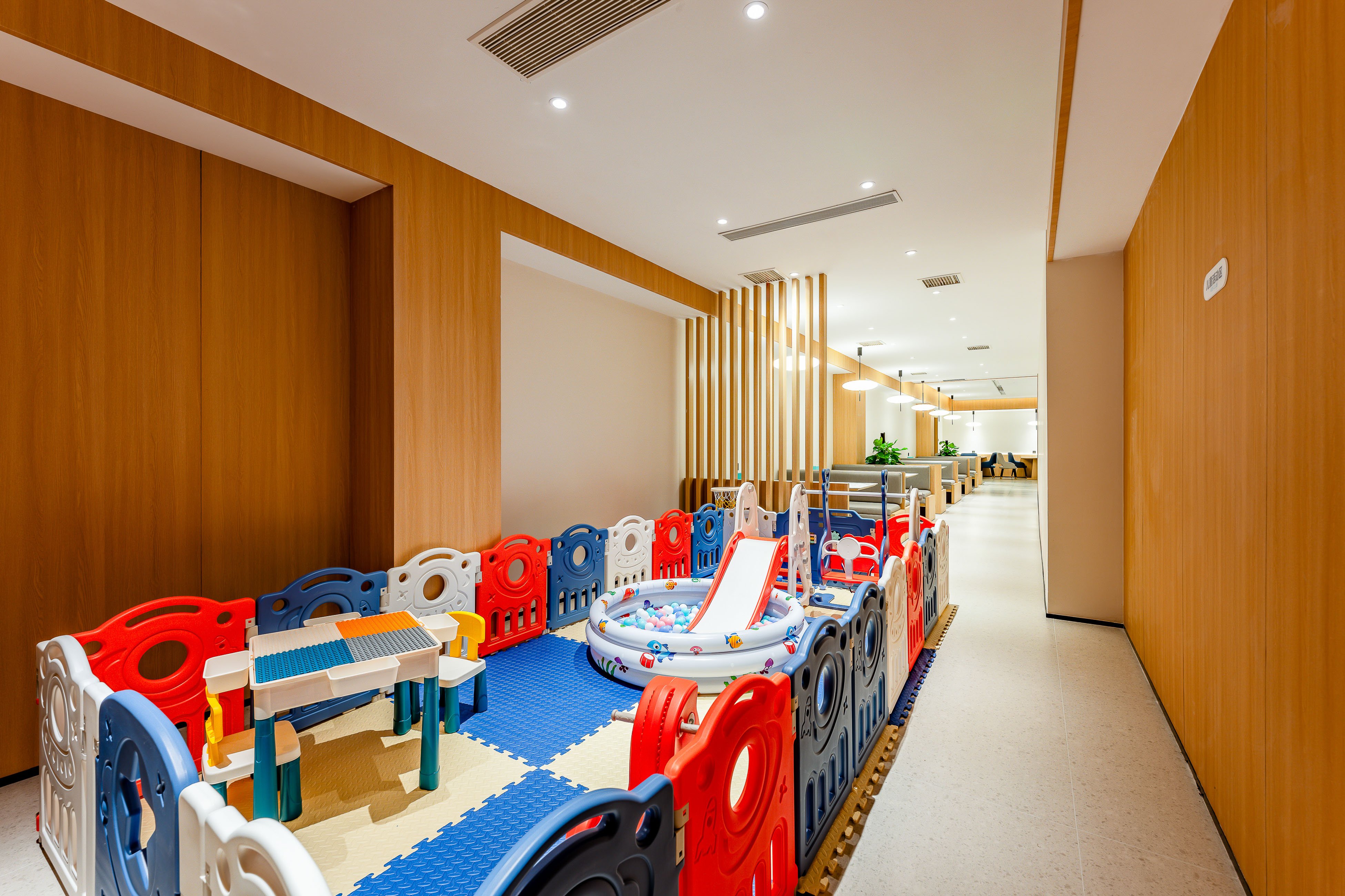 Holiday Inn Express Nanjing Xi'anmen 21/22