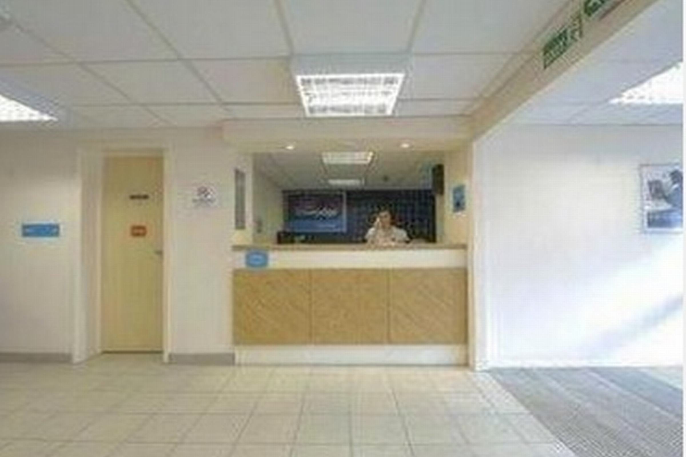 Travelodge Barnsley 1/19