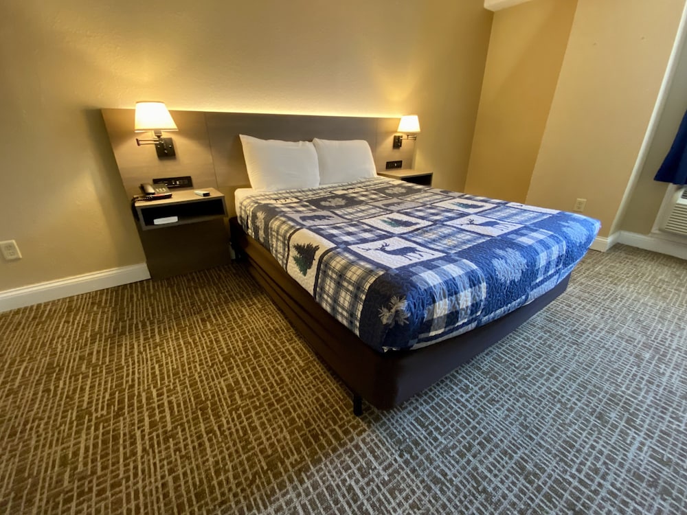 DELUXE, SUITE, 2 QUEEN BEDS