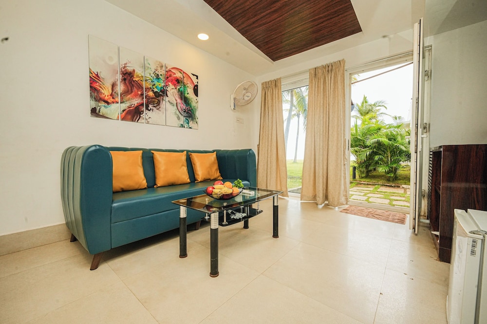 Shelter Beach Resort 40/66