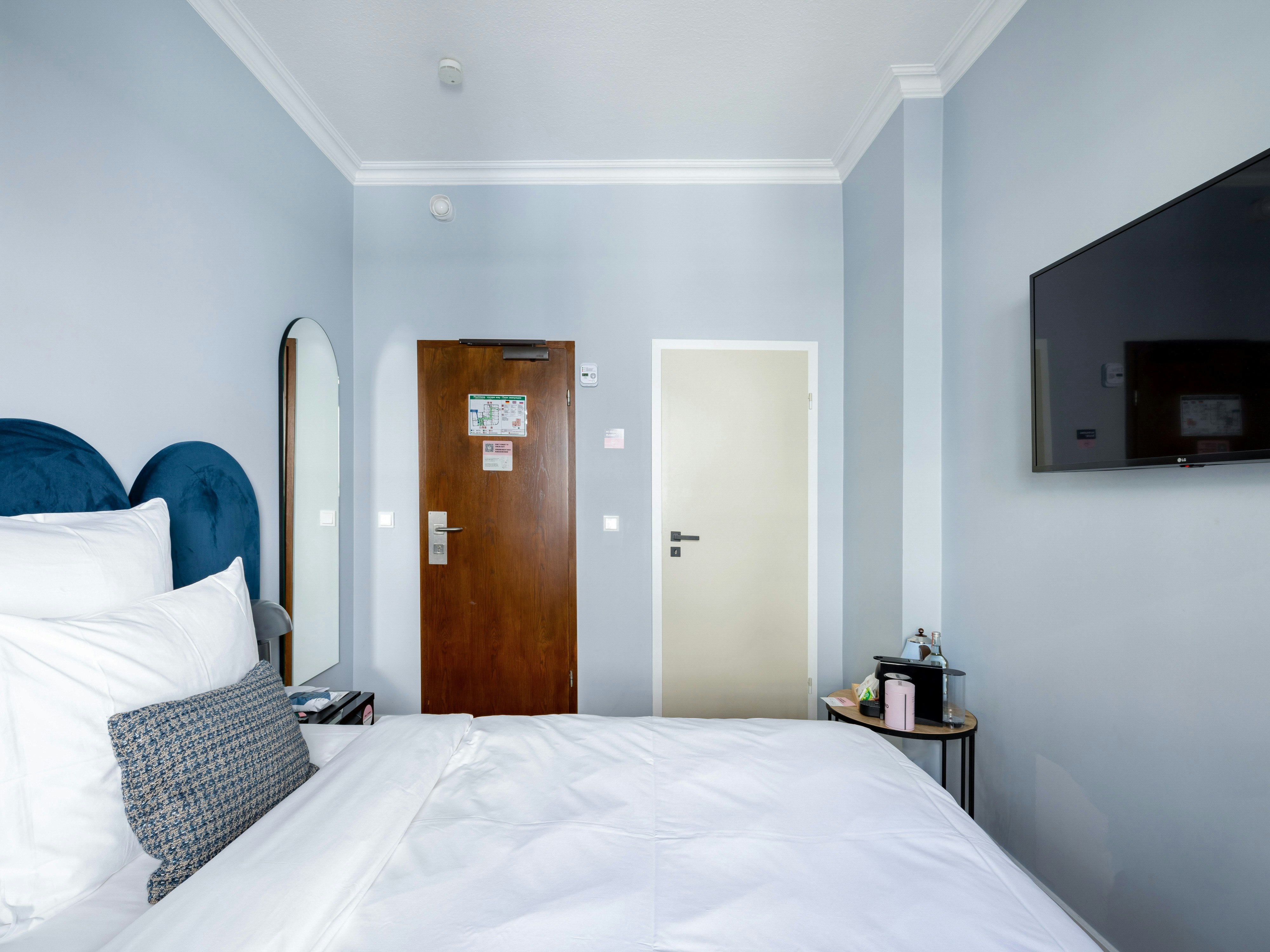 Room, Single Bed, Small