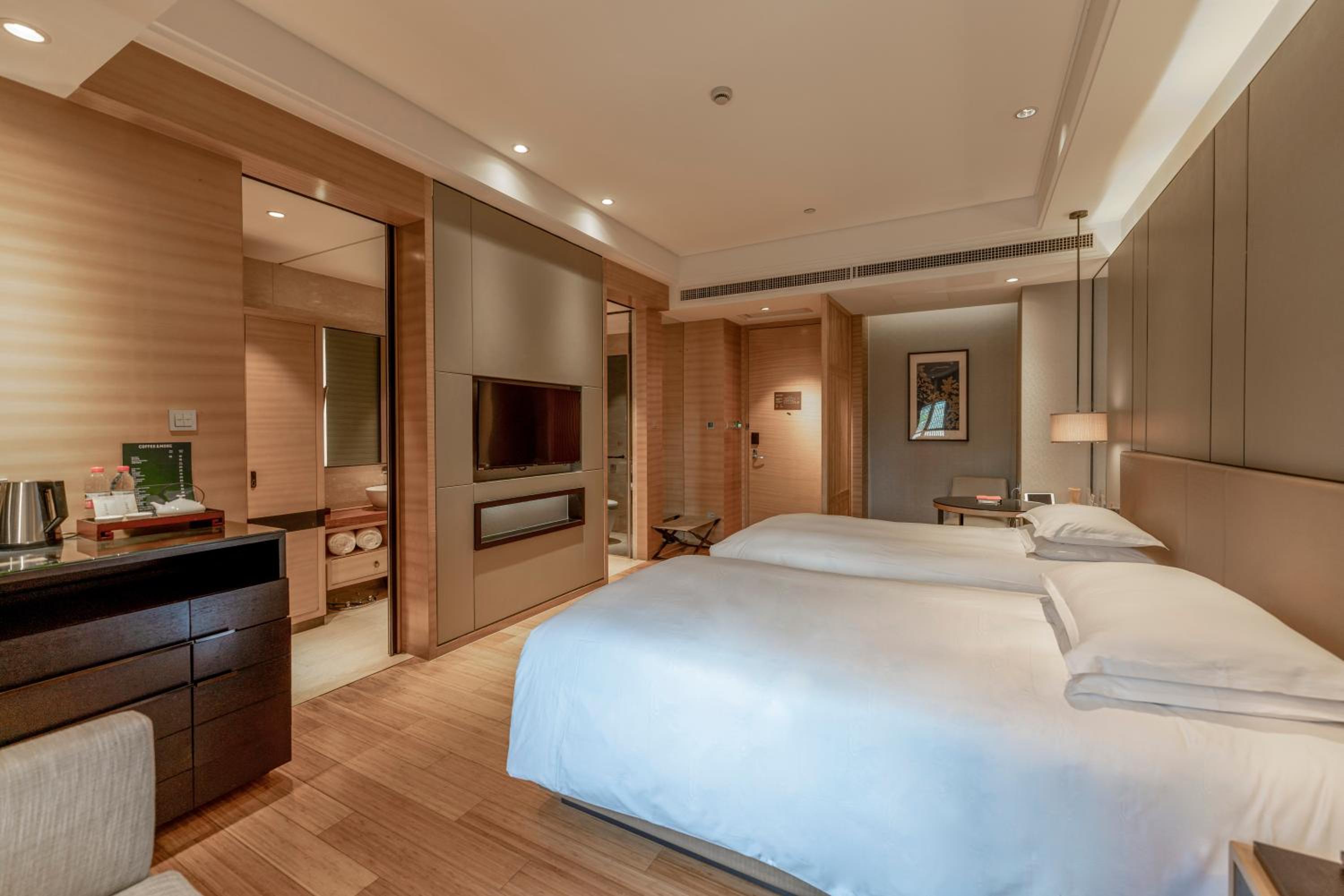 Canal, Deluxe, Twin Beds