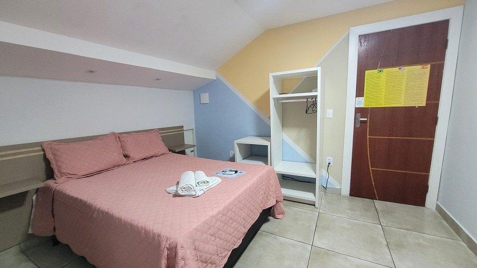 Room, Triple