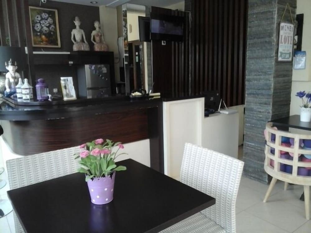 Griya Nendra Hotel 8/50