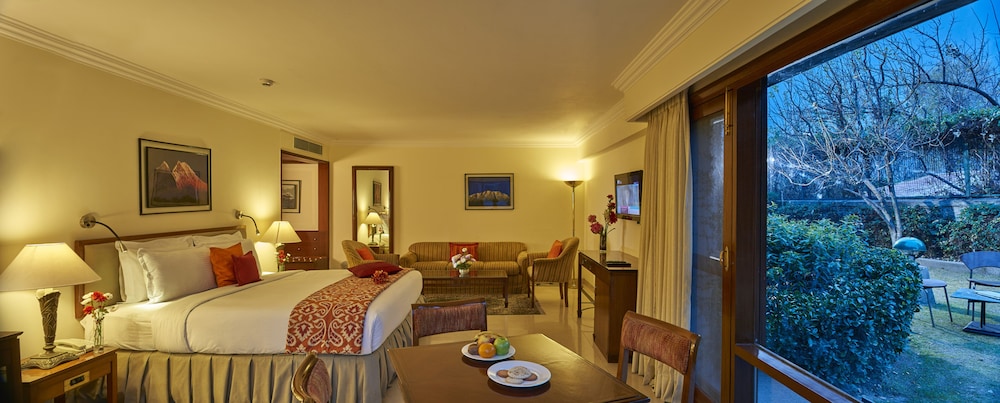 Club Mahindra White Meadows 18/50