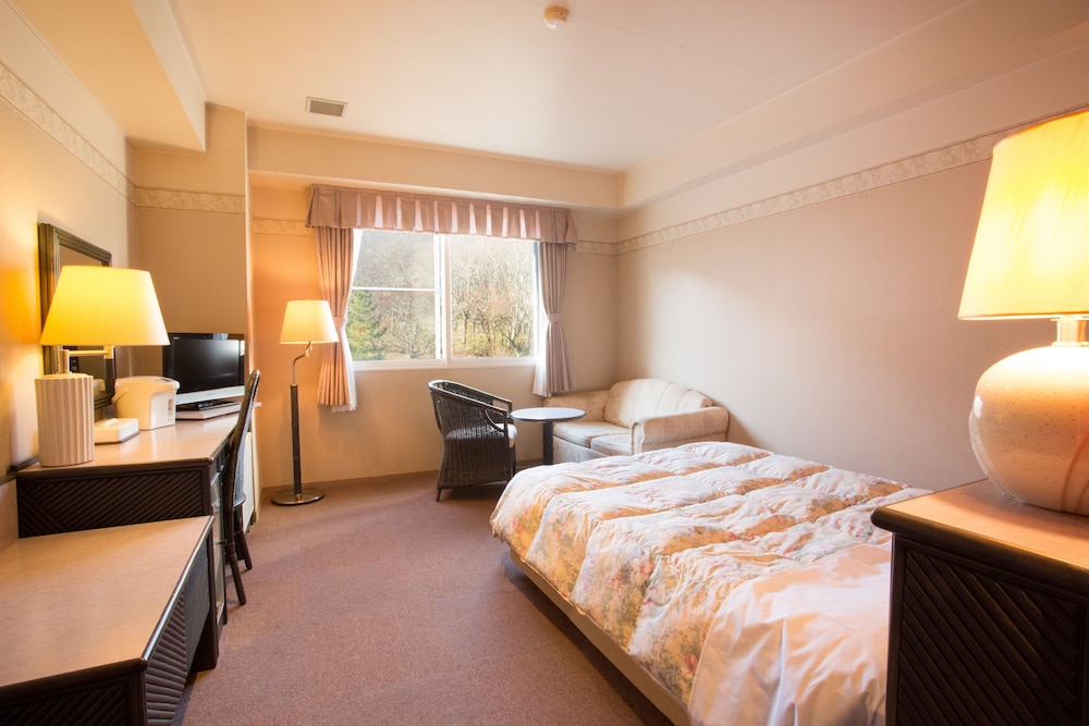 ROOM, DOUBLE BED