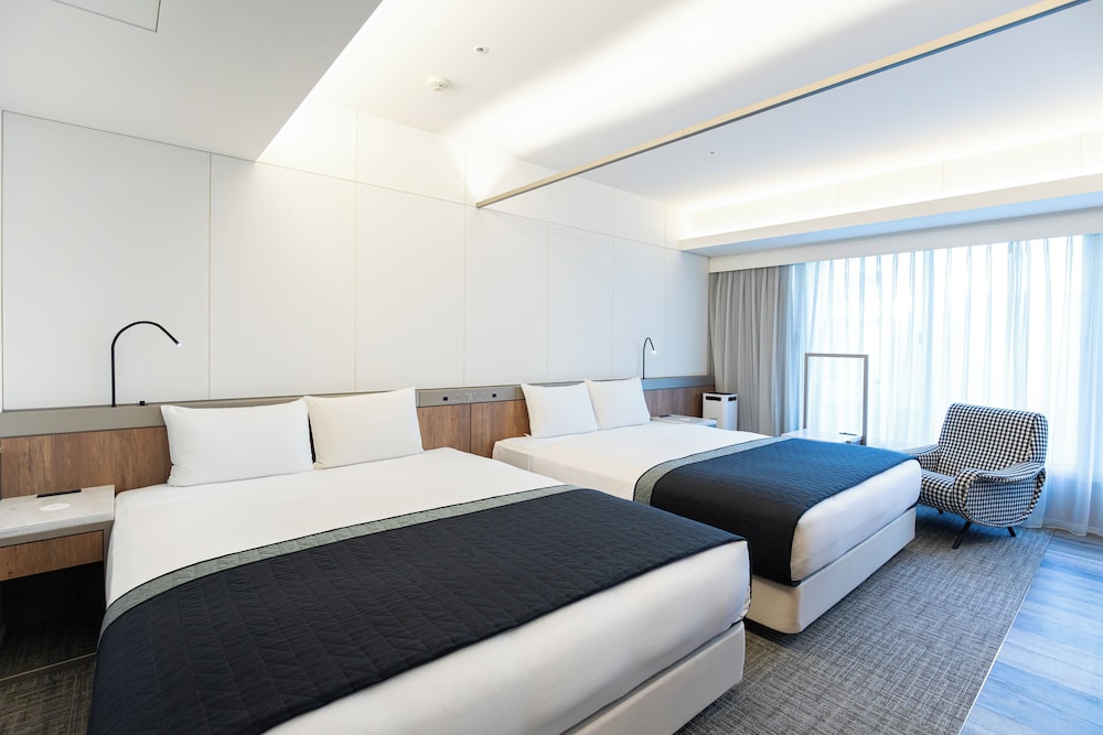 DELUXE, 2 DOUBLE BEDS