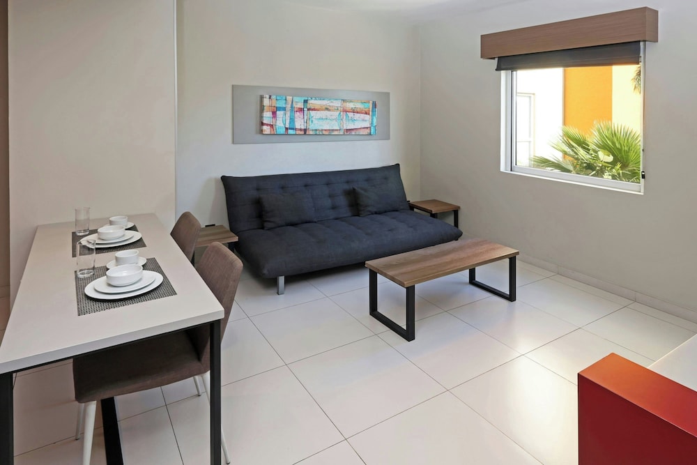 City Express Plus by Marriott Cabo San Lucas 51/69