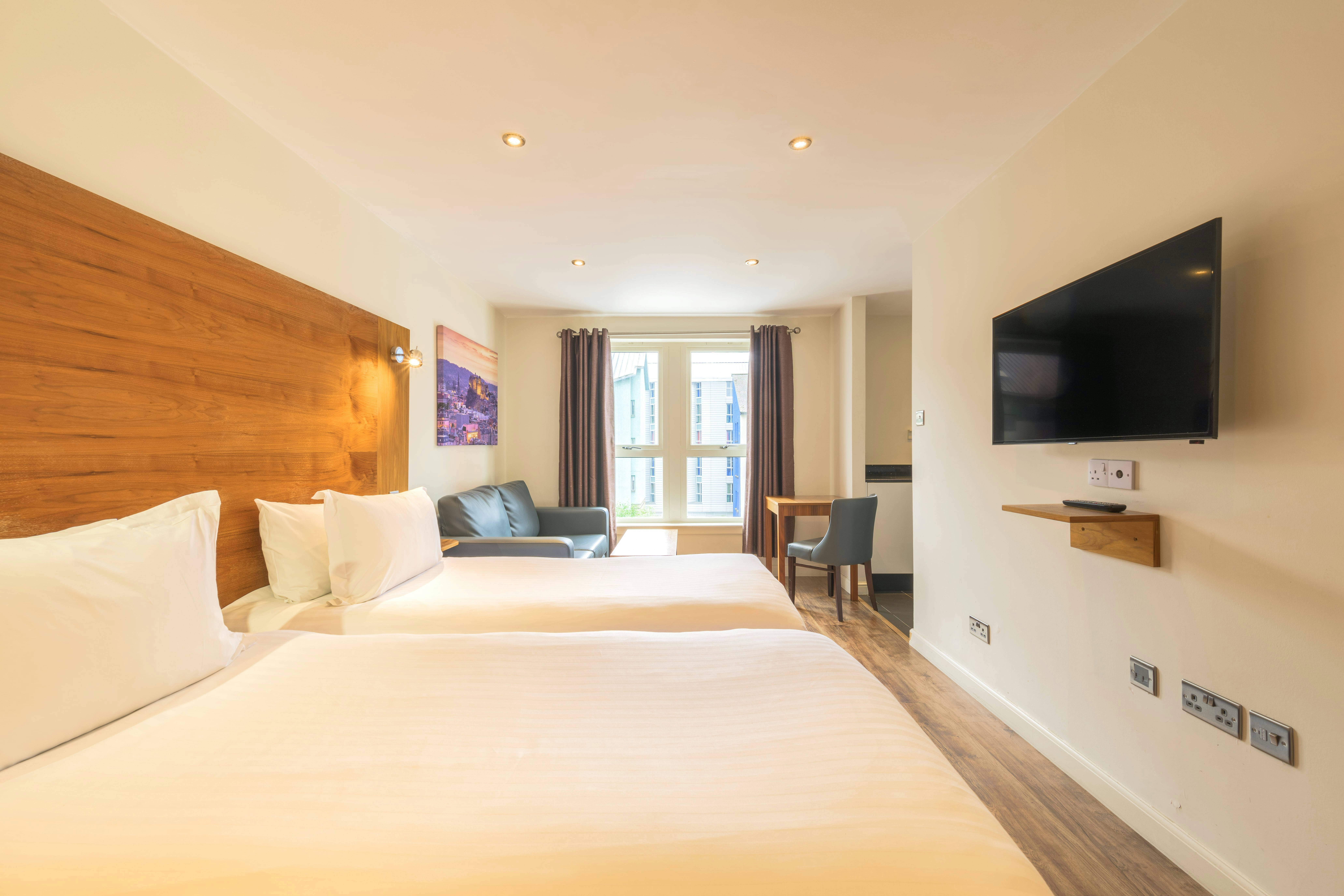 Holyrood Aparthotel 10/81