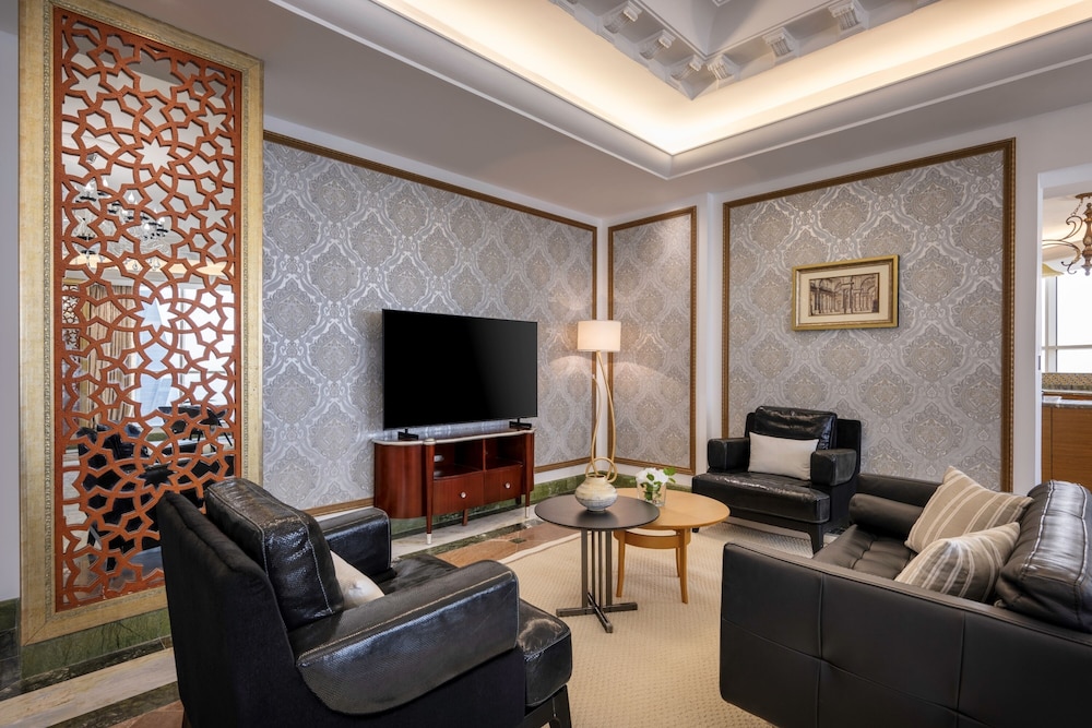 Dusit Hotel And Suites 45/64