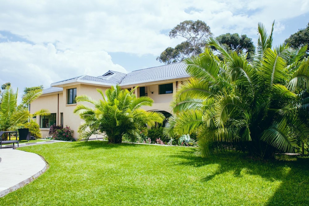 Gorillas Volcanoes Hotel 32/40