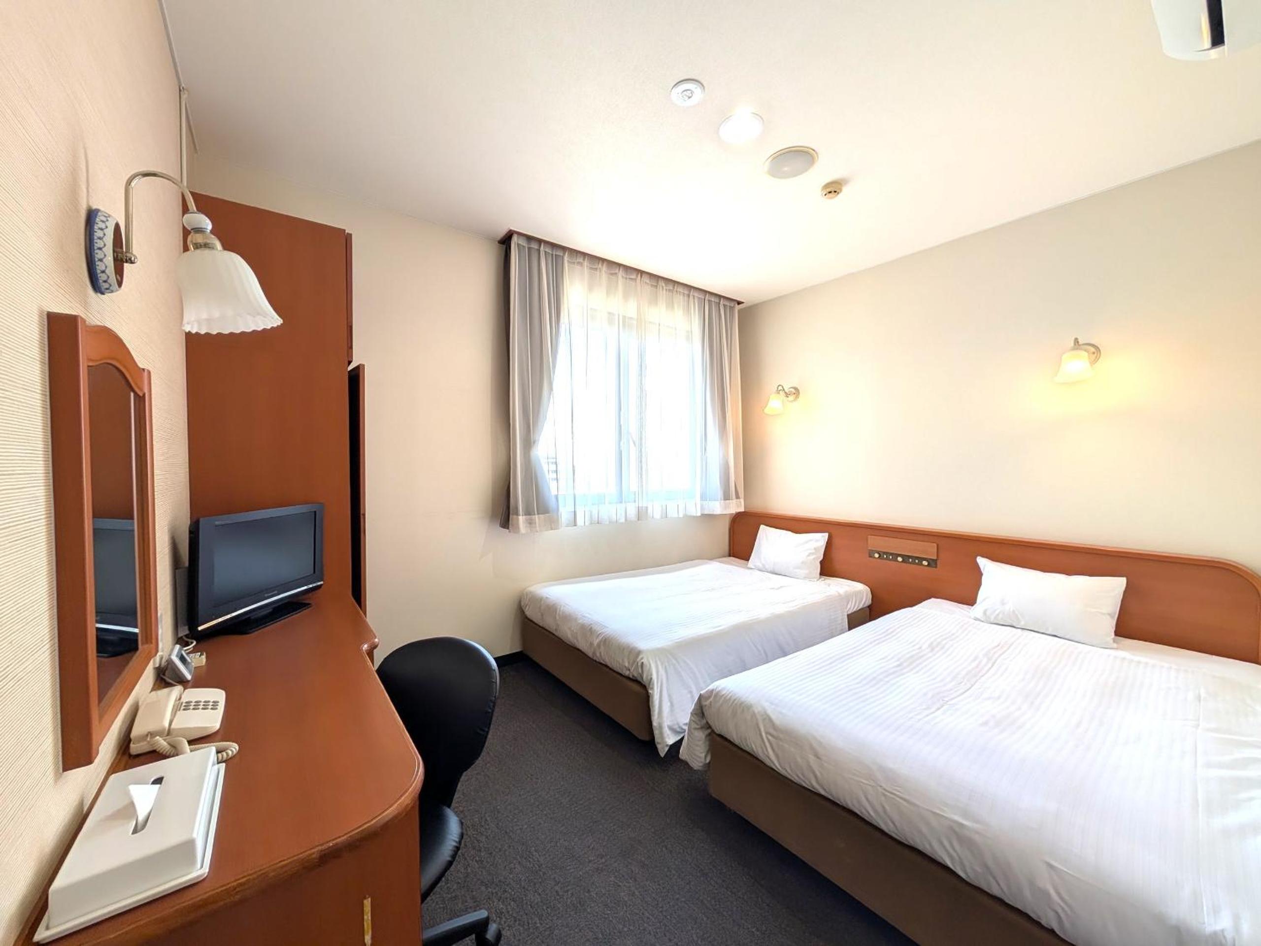 Semi Room, 2 Semi Double Beds, Smoking