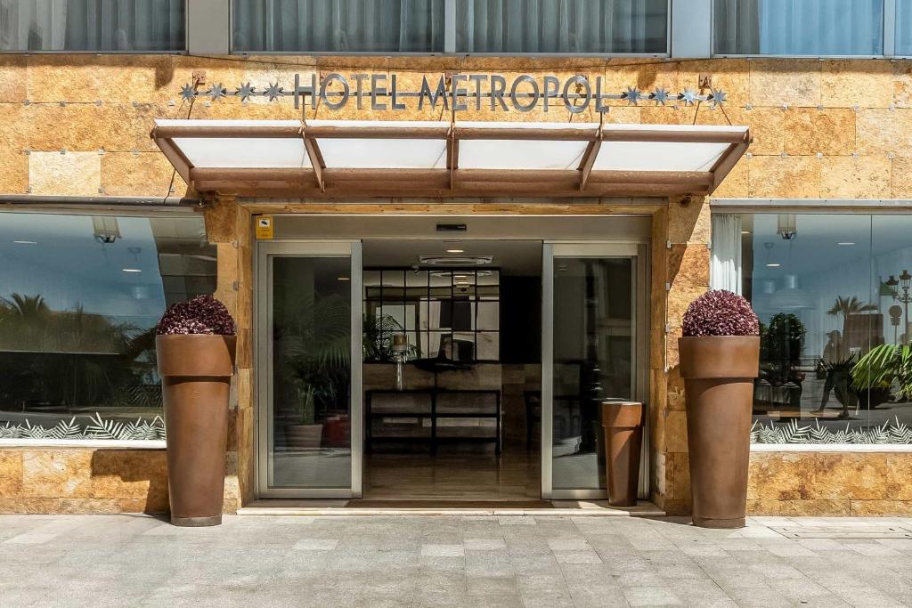 Metropol Hotel 2/50