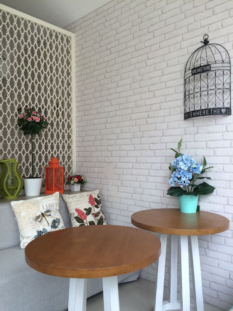 Hub Hua Hin 57 Hotel 67/72