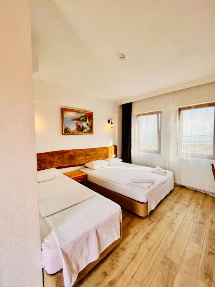 Sukha Inn Otel & Beach 14/50