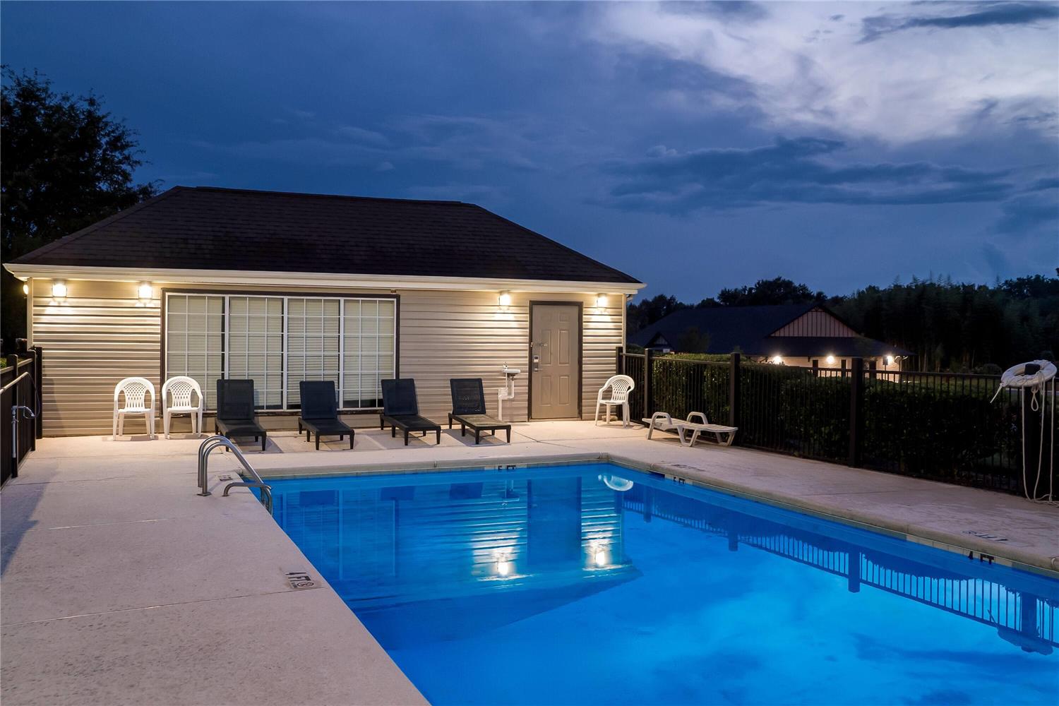 Days Inn By Wyndham Spartanburg 6/28