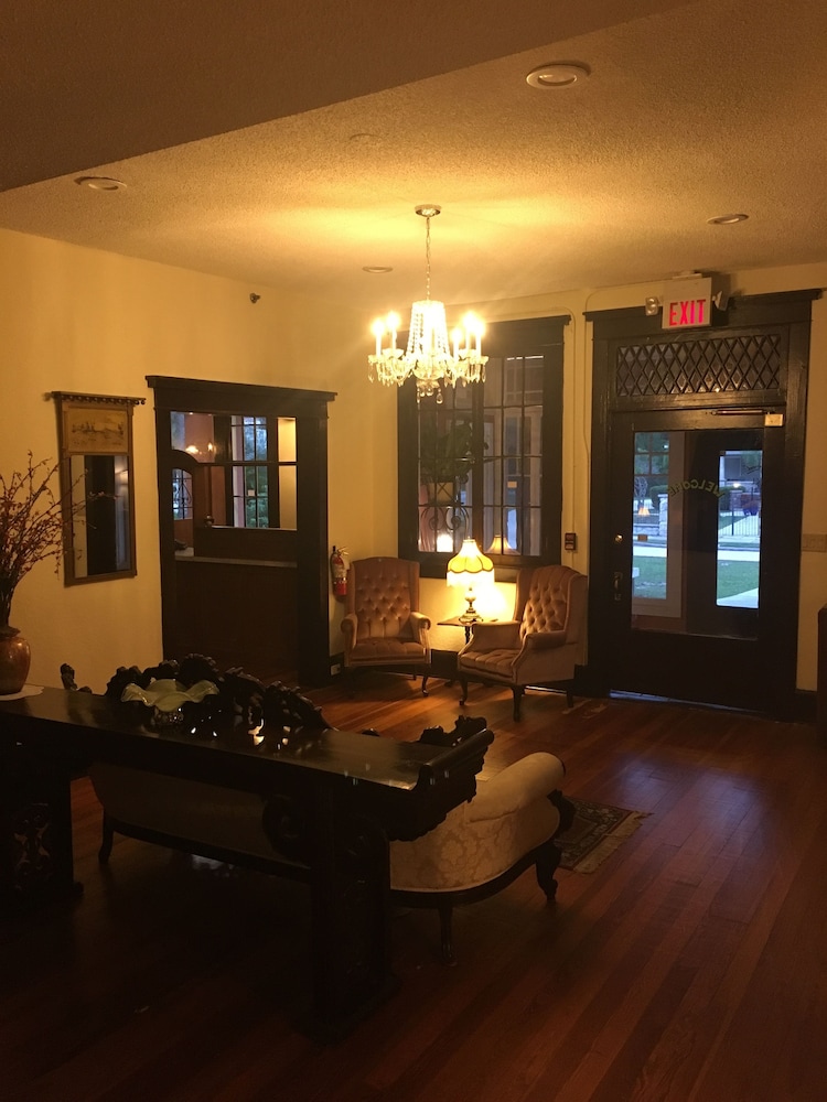 The DeLand Hotel 32/47