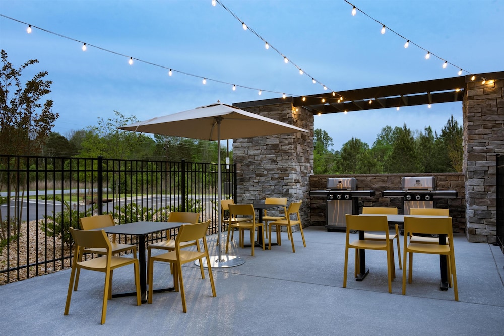 Home2 Suites by Hilton Macon I 475 34/46