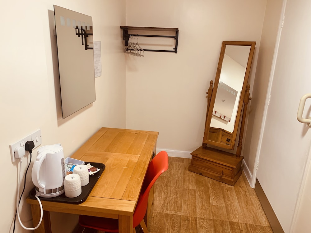 PRESTON HOTEL 43/49