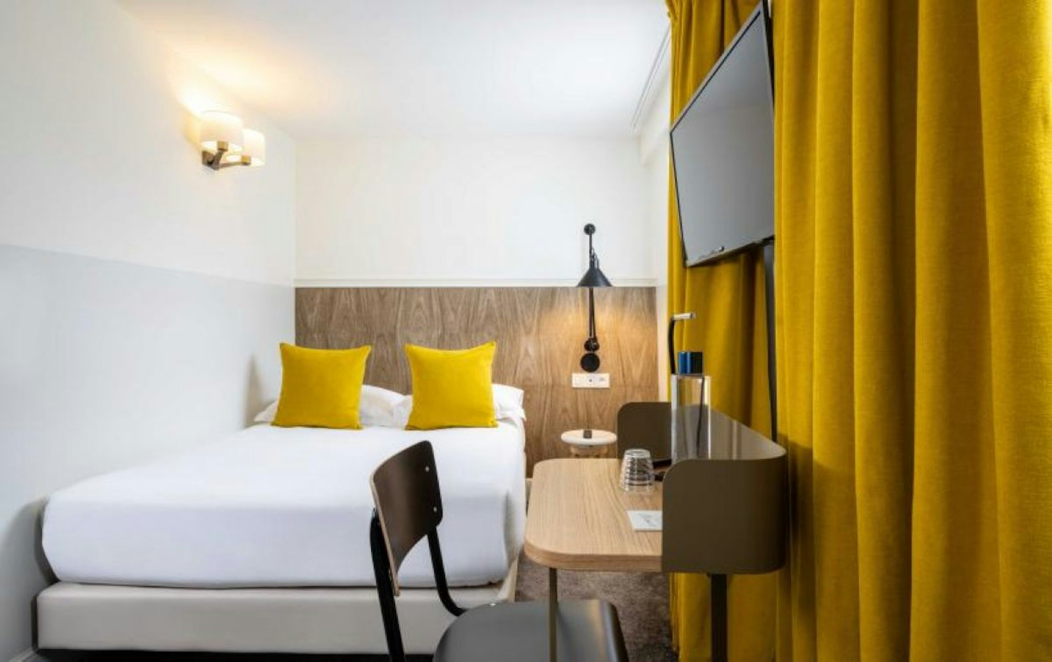 Hotel Des Mines 8/28