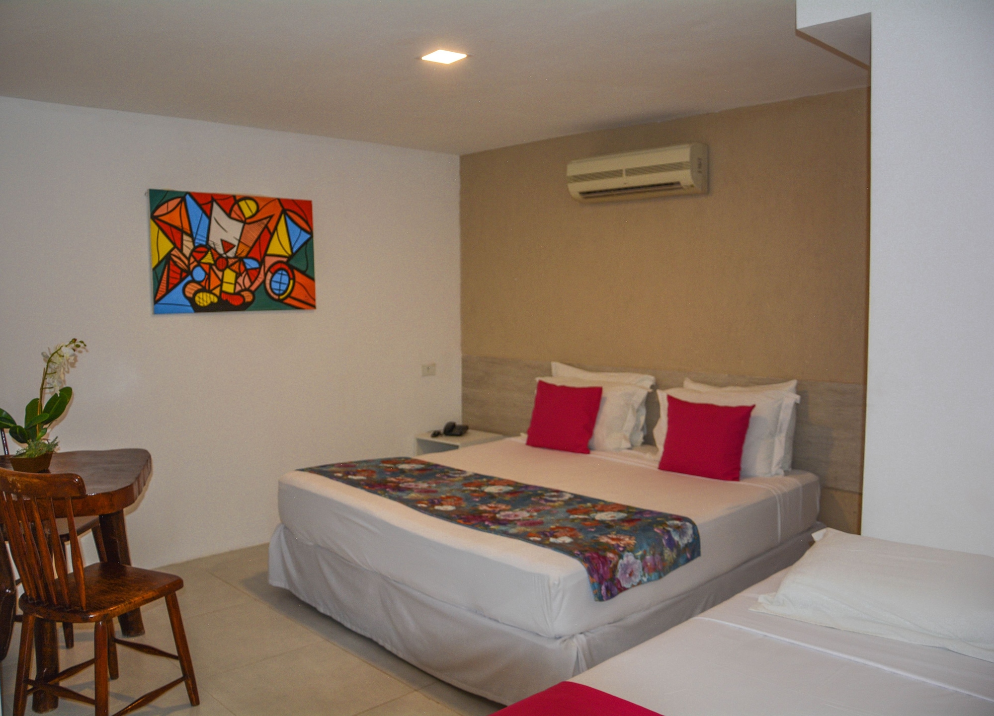 Sol, Suite, Quadruple, Queen and Twin Beds