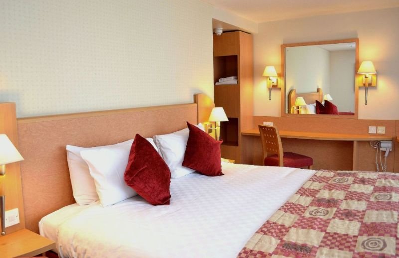 Travelodge Derby Cricket Ground 7/15