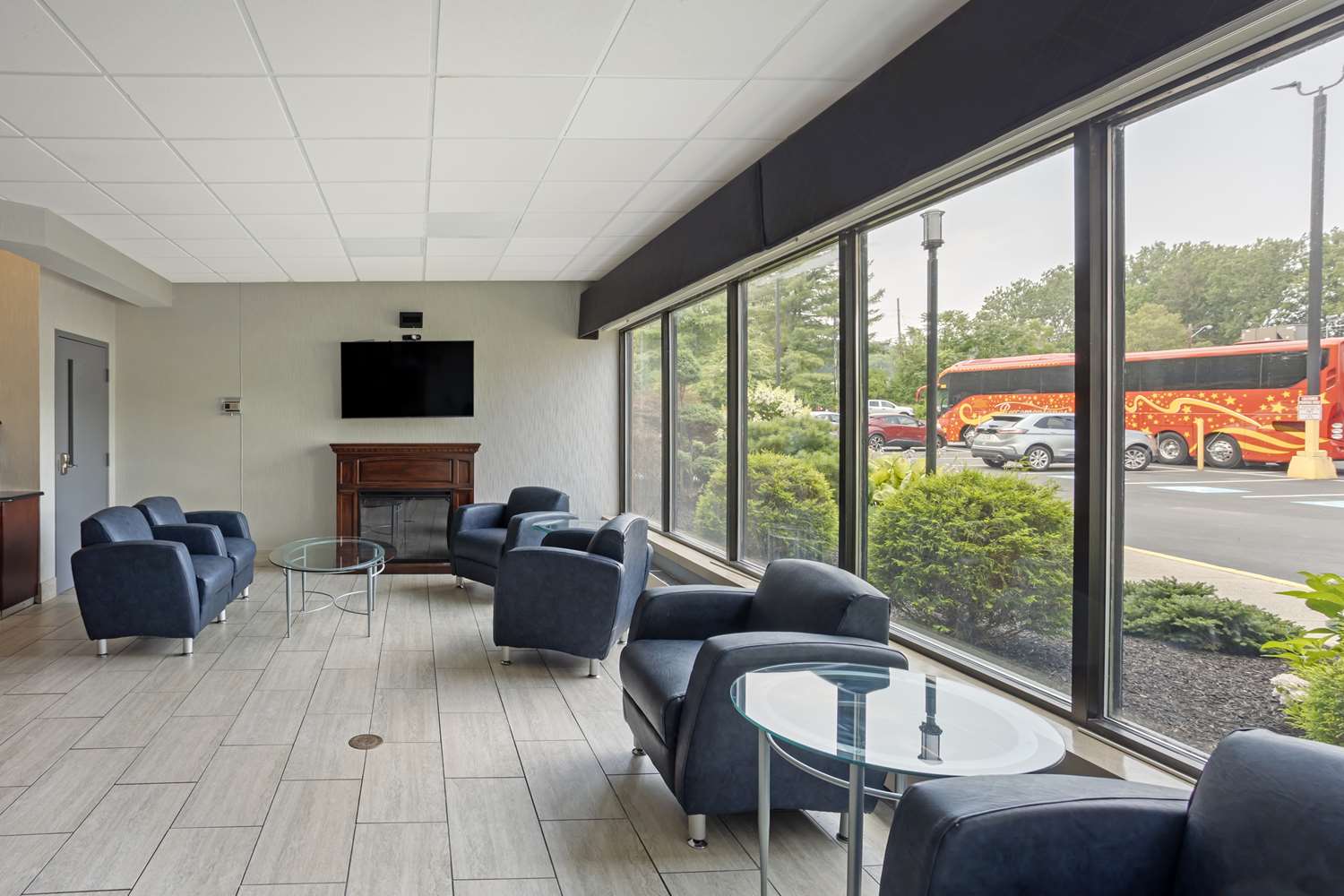 Best Western Plus Reading Inn & Suites 26/37