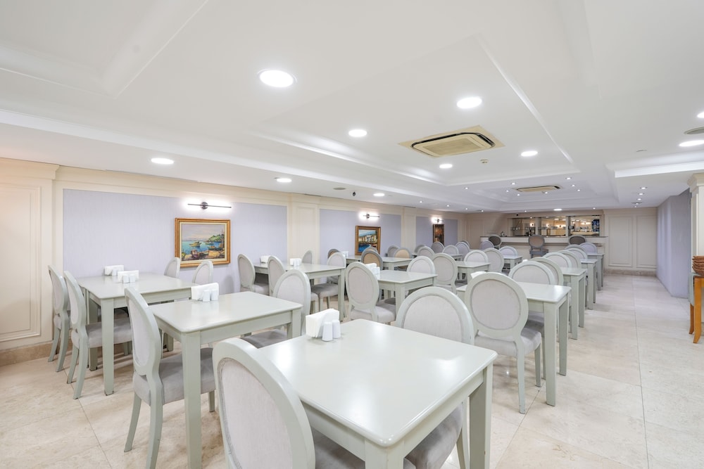 Mineo Park Hotel 55/58