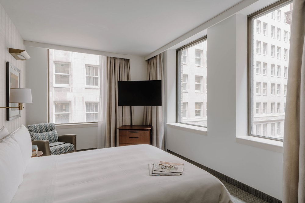 STANDARD, QUEEN BED, ACCESSIBLE