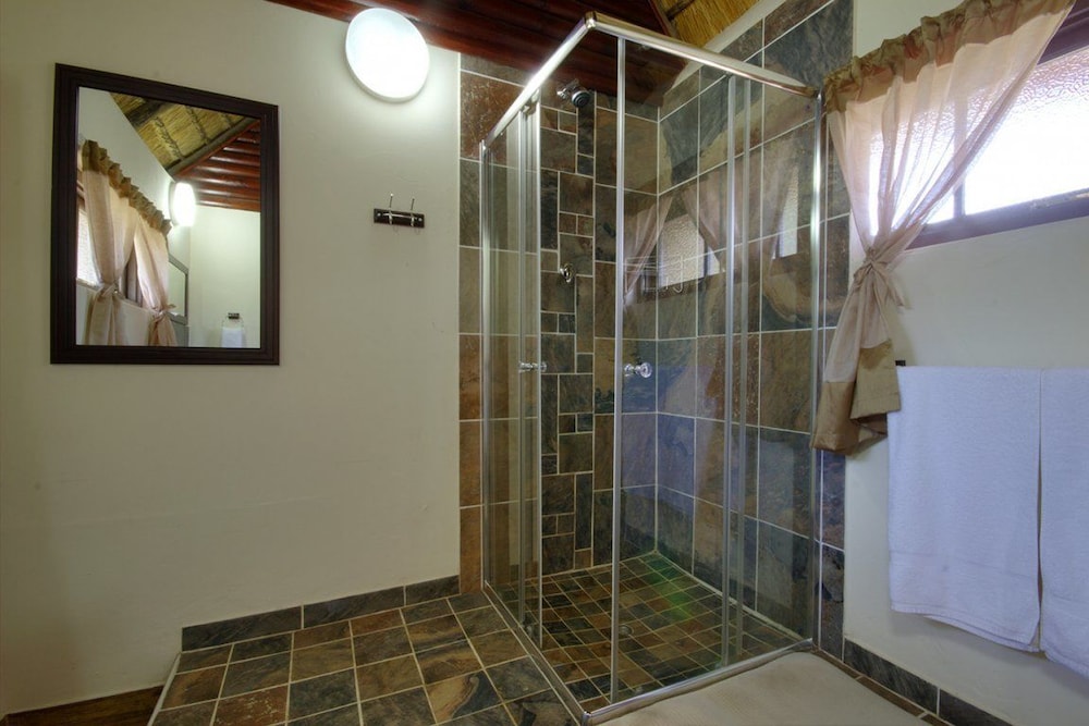Monzi Safari Lodge 47/69