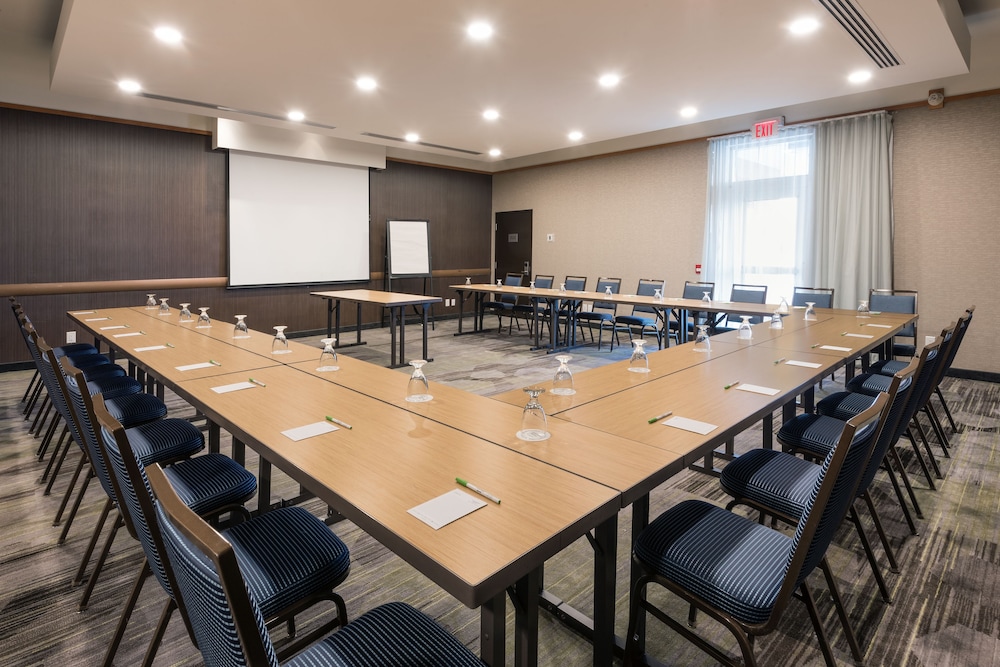 Courtyard By Marriott Toronto Vaughan 43/46