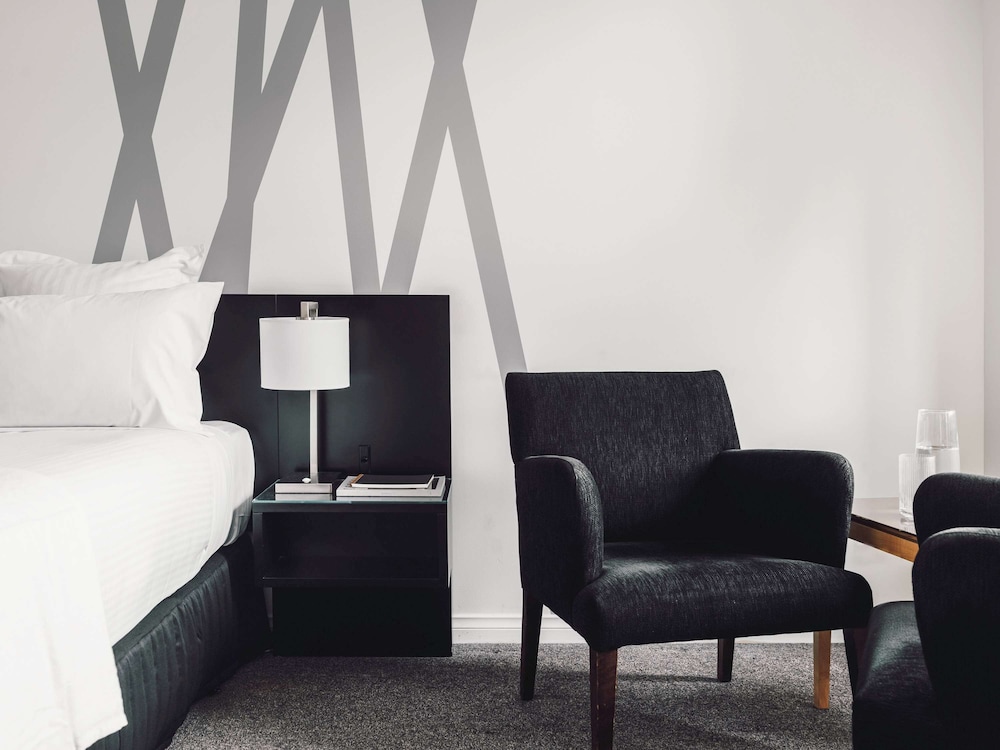 Quay West Suites Melbourne 64/81