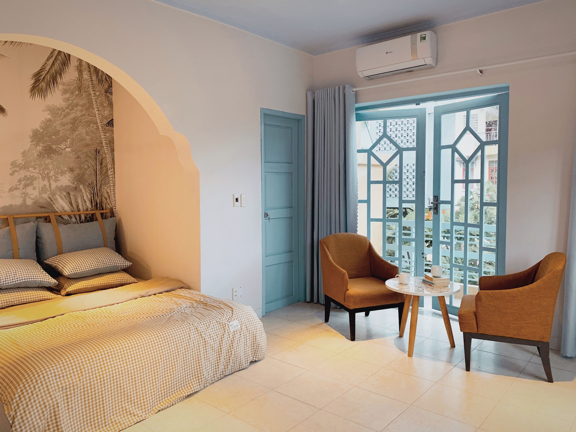 SIGNATURE, QUEEN BED