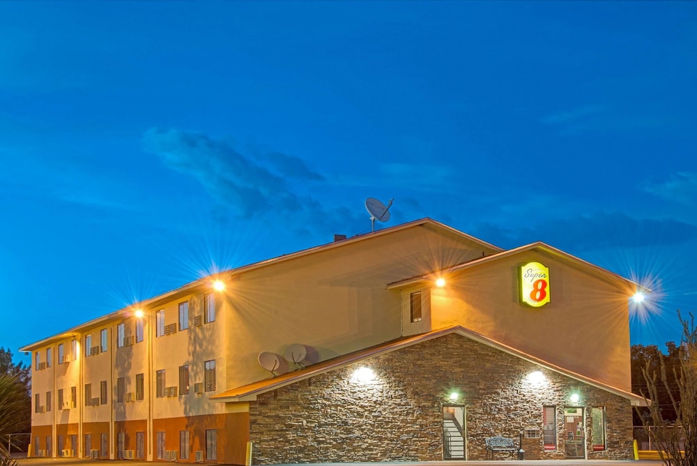 Super 8 by Wyndham Las Cruces University Area 3/21