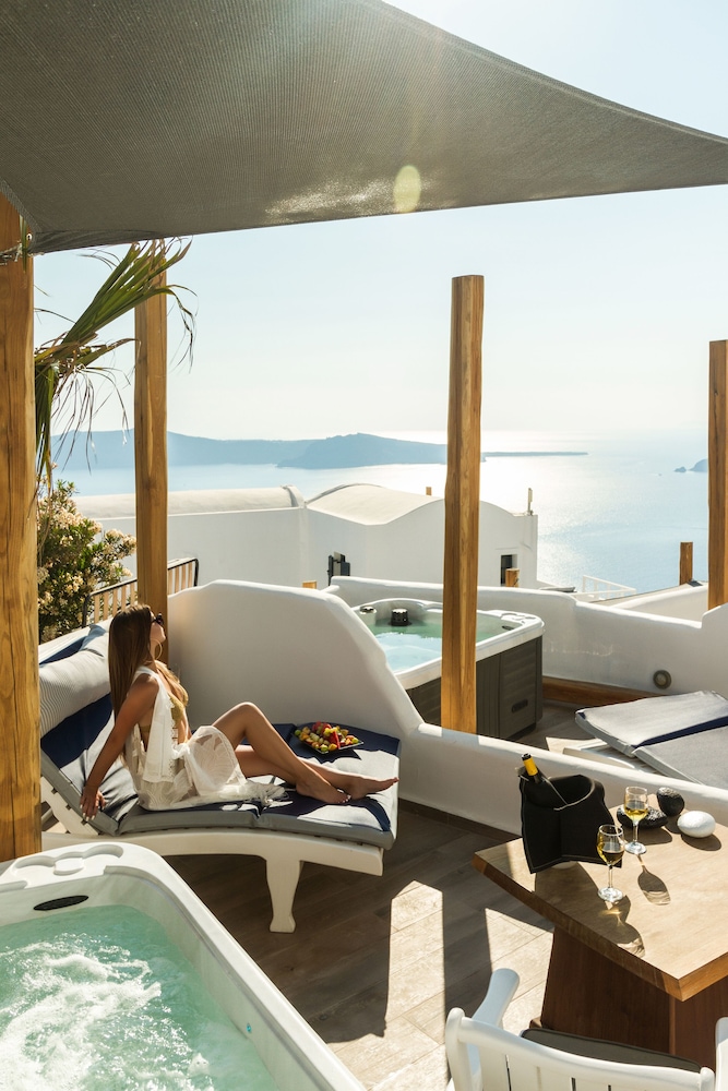 Amaze Suites 36/65