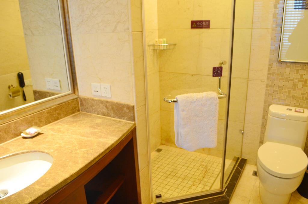 Hong Shan International Hotel 36/48