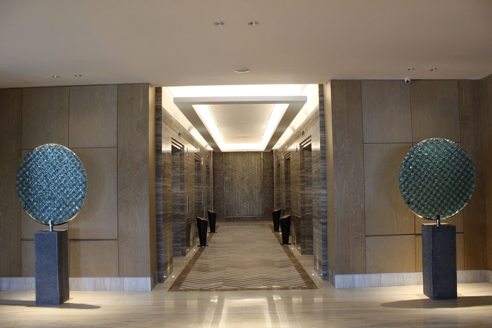 Vasa Hotel Surabaya 12/84