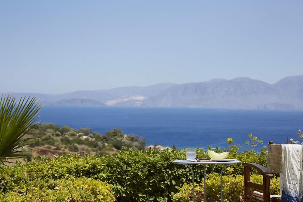 Pleiades Luxurious Villas 39/48