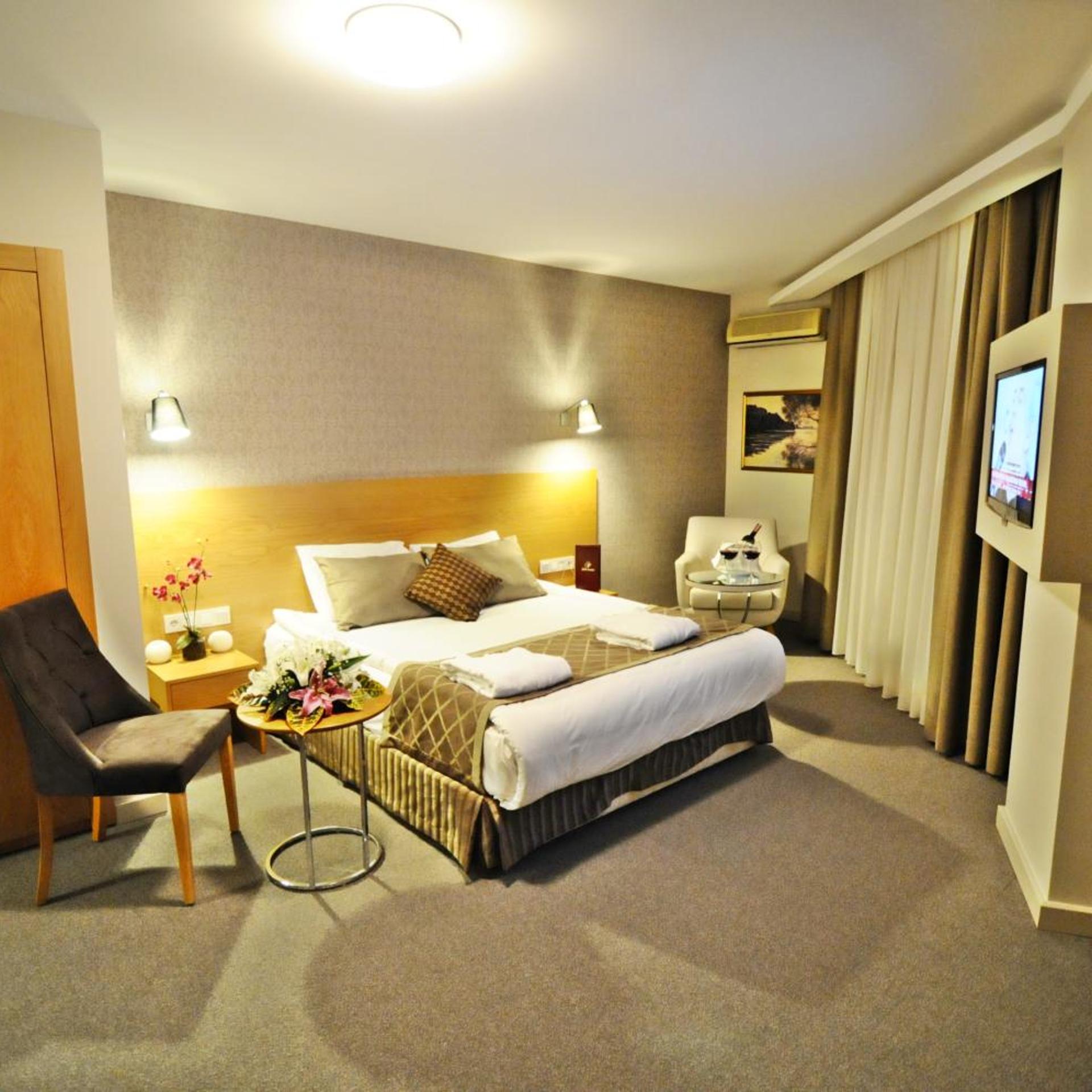 Room, Double Bed