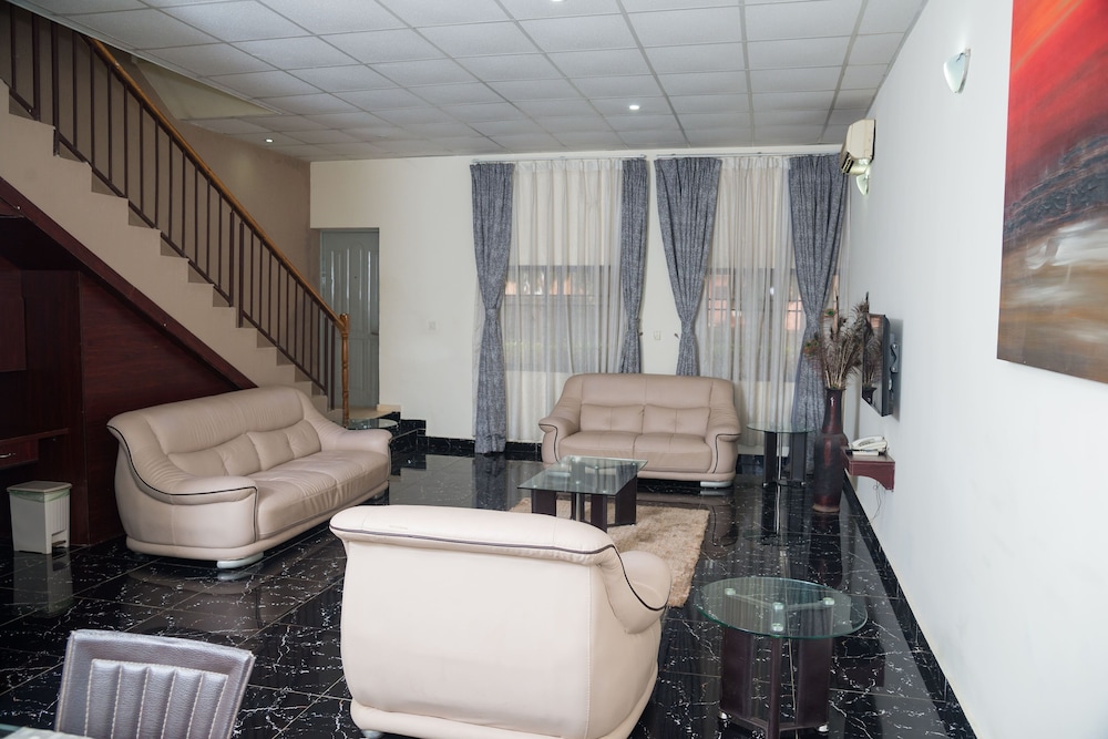 Anabel Apartment and Suites Abuja 50/50