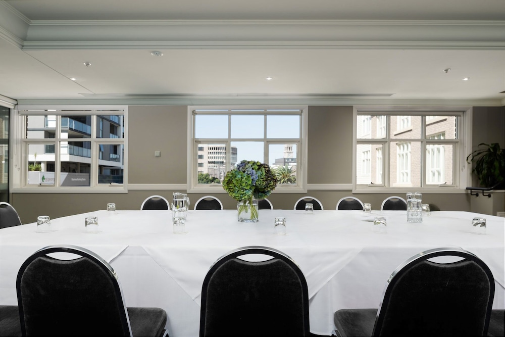 Rydges Newcastle 32/65