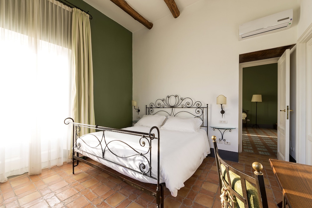 Relais Regina Giovanna 33/77